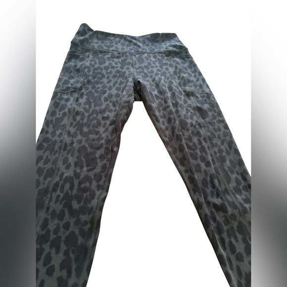 Victoria's Secret Black Leopard Print Leggings - Picture 4 of 6